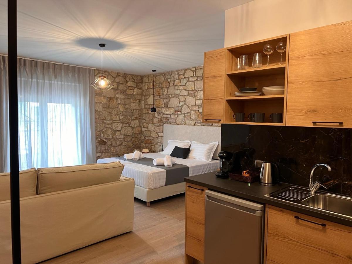 Michelangelo Suites And Apartments Valanidorachi Екстер'єр фото