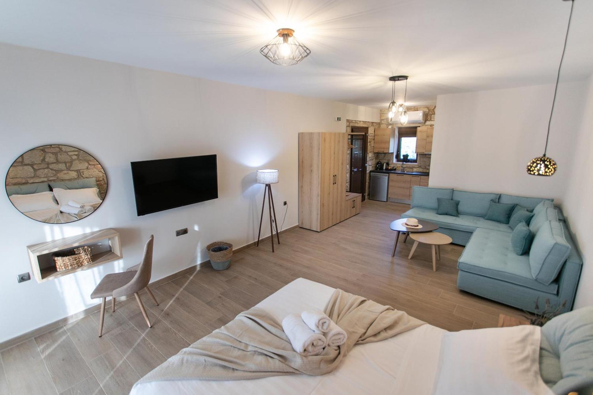 Michelangelo Suites And Apartments Valanidorachi Екстер'єр фото