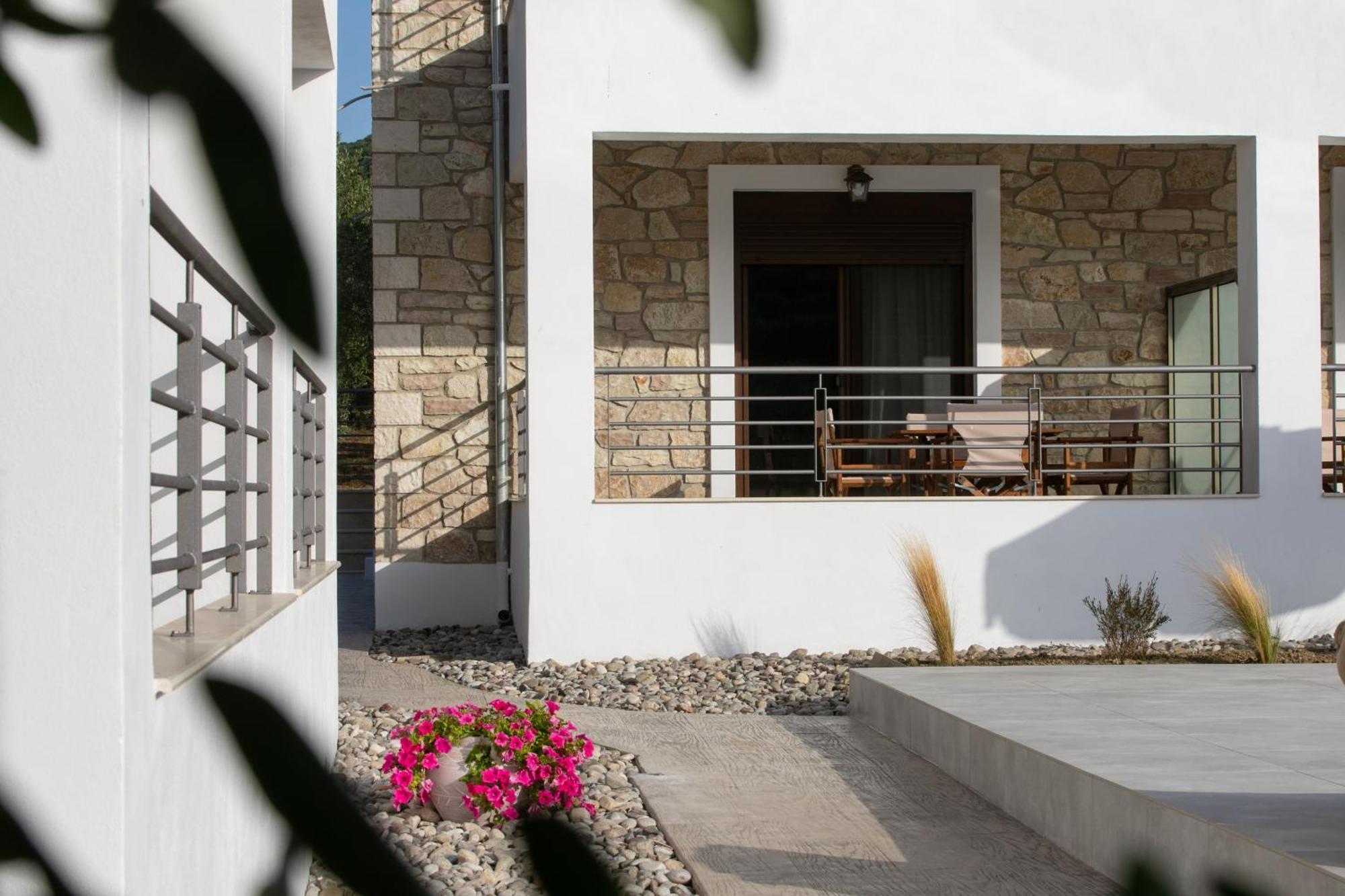 Michelangelo Suites And Apartments Valanidorachi Екстер'єр фото