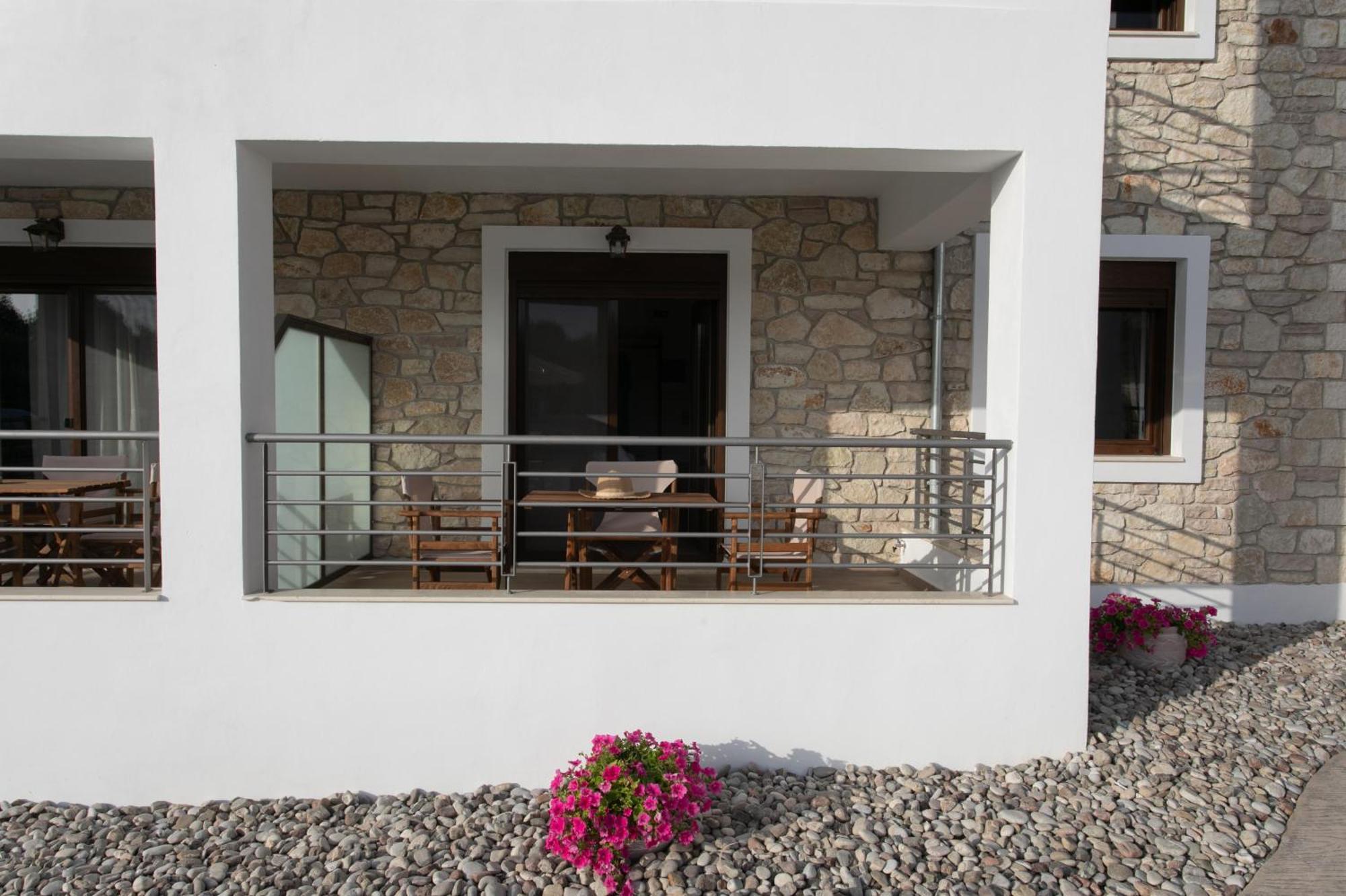 Michelangelo Suites And Apartments Valanidorachi Екстер'єр фото